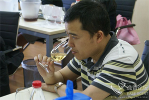 納新總經理龐驚宇先生