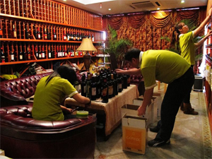 納新員工在清點(diǎn)數(shù)量