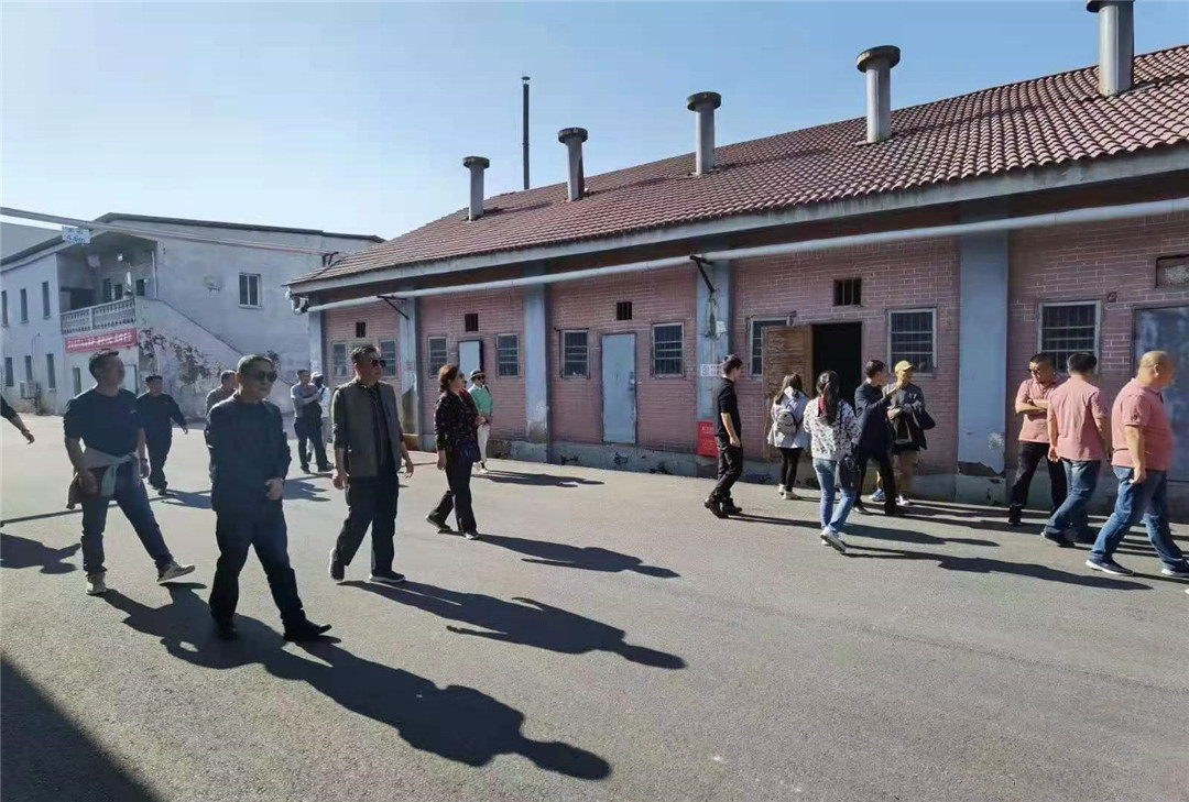 「探密羊樓洞明清石板街，尋訪中俄萬(wàn)里茶道起點(diǎn)」2020納新茶業(yè)羊樓洞行——參觀趙李橋茶廠生產(chǎn)車間