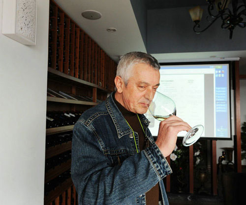 品嘗意大利美酒